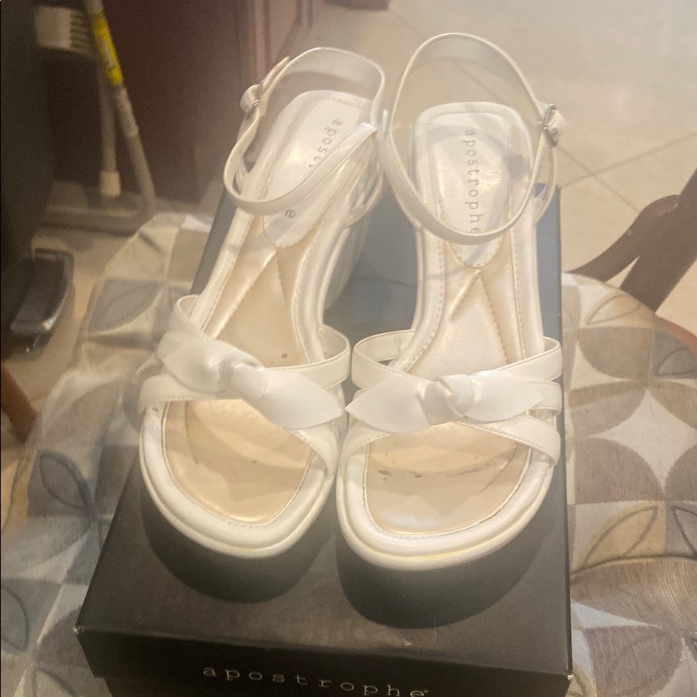 Apostrophe Women's White Sandals